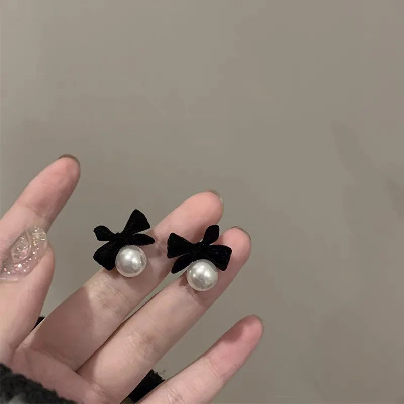 Flocking Bowtie Pearl Pendant Earrings