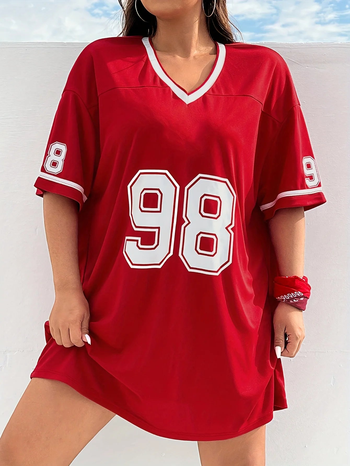 Casual V-Neck '98' Graphic Printed Tee