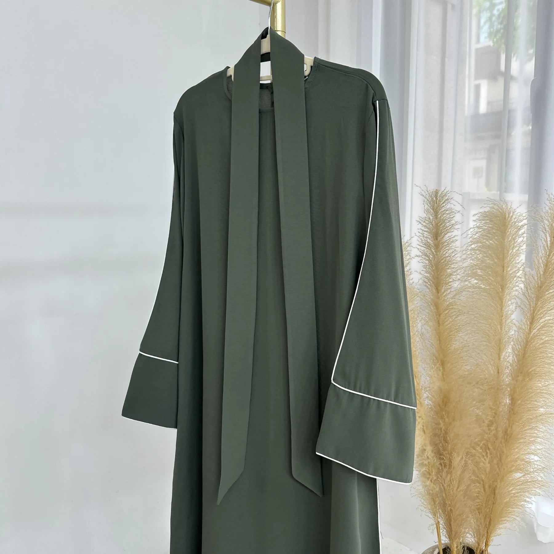 Plain Closed Abaya