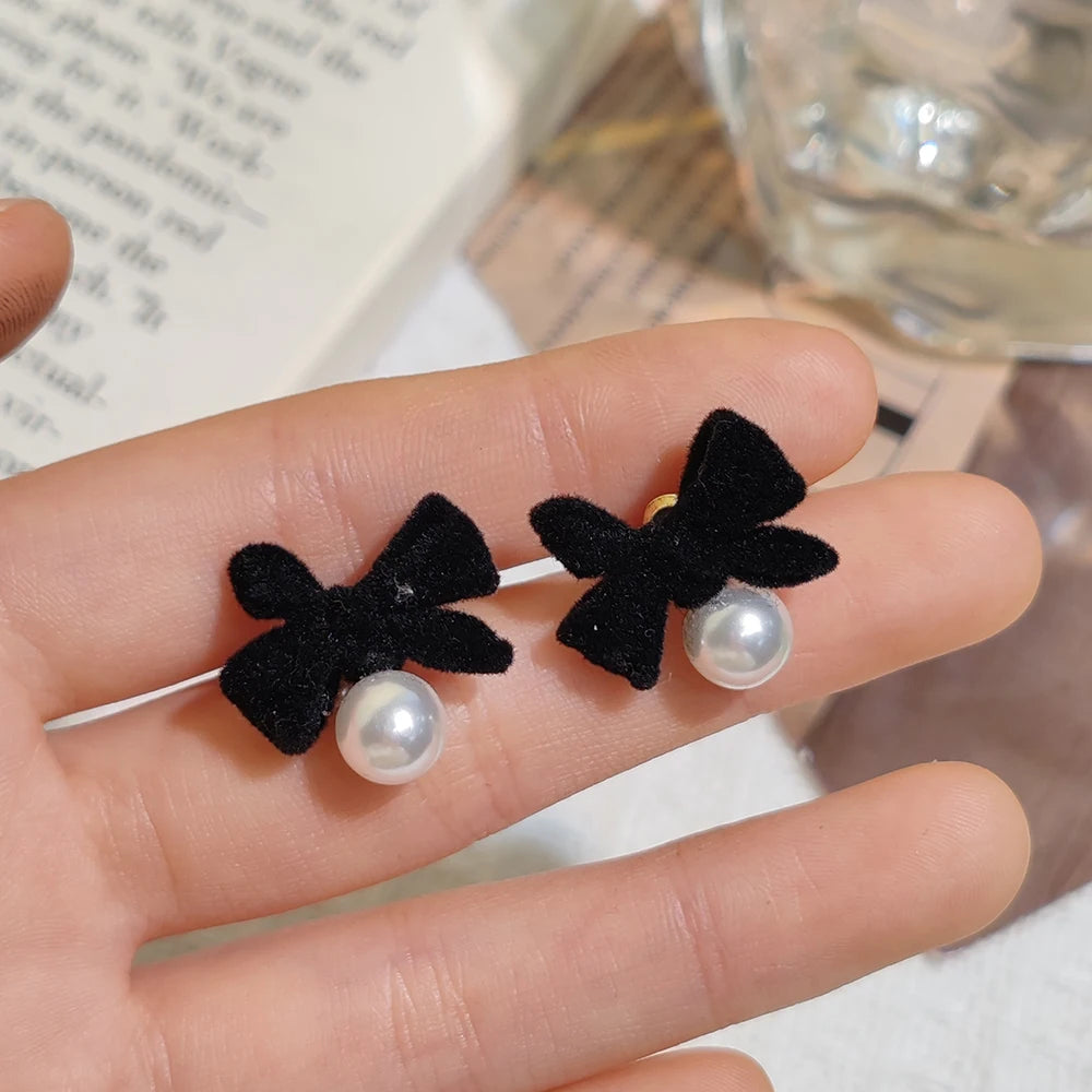 Flocking Bowtie Pearl Pendant Earrings